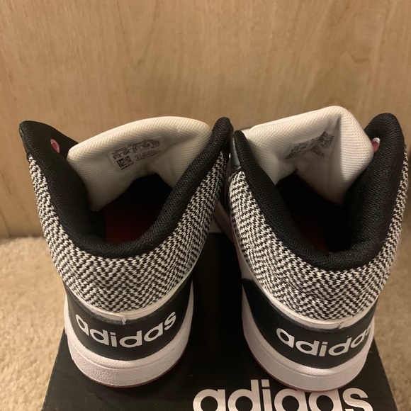 Adidas - Picture 4 of 5